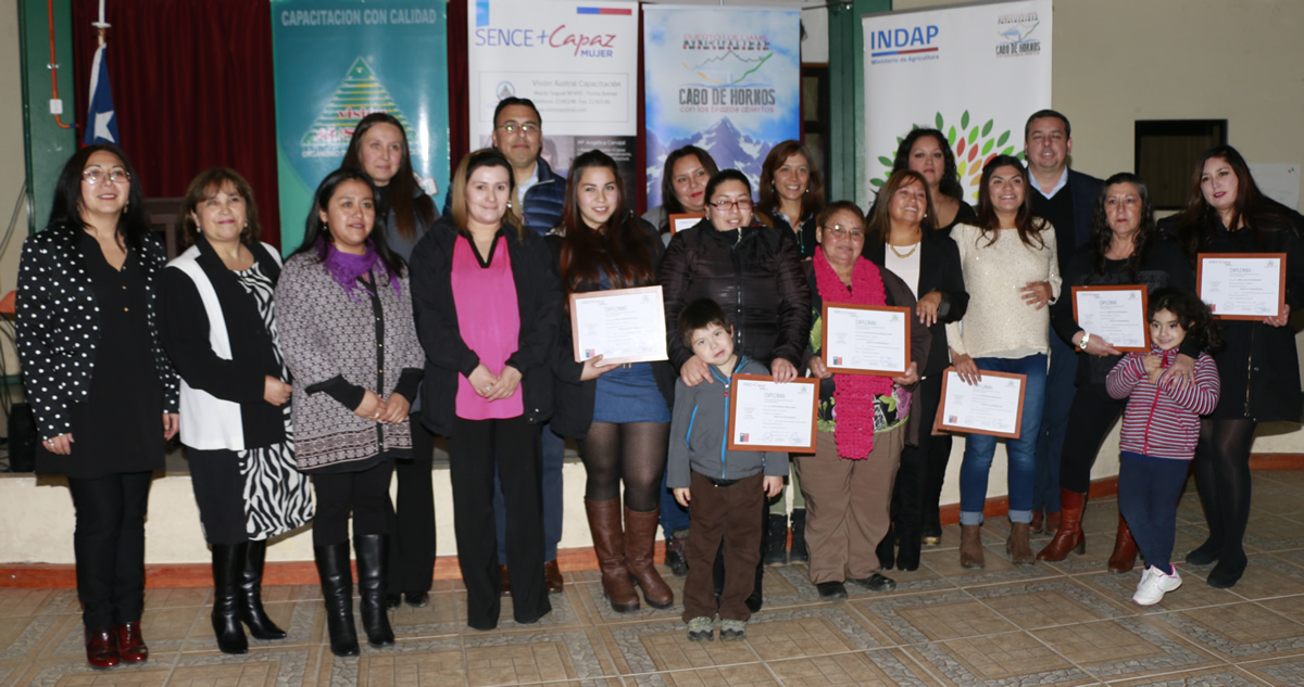 EGRESADAS +CAPAZ DE PUERTO WILLIAMS RECIBEN HERRAMIENTAS PARA SU EMPRENDIMIENTO